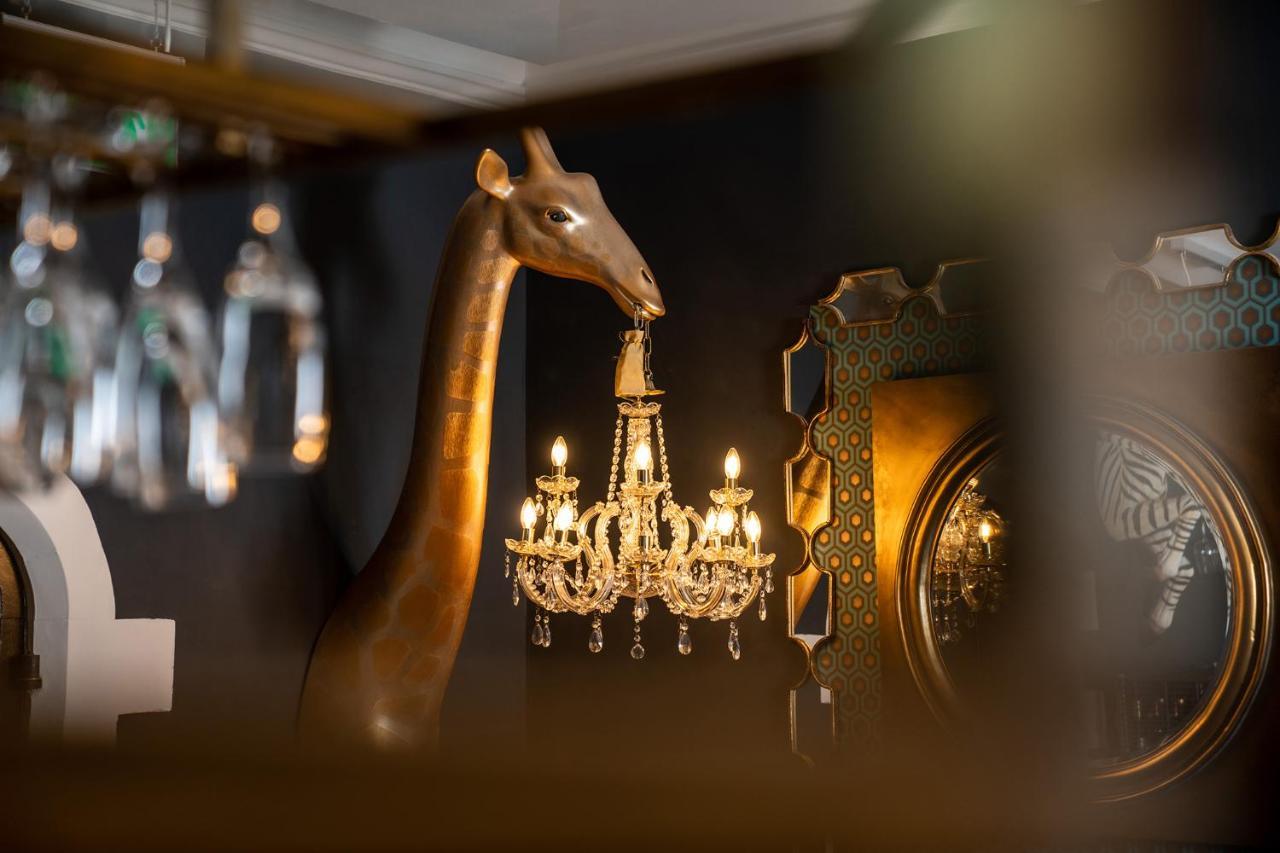 Lanelay Hall Hotel & Spa Хенсол Екстериор снимка The Giraffe Bar