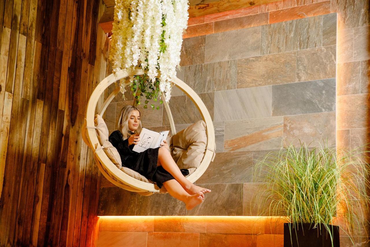 Lanelay Hall Hotel & Spa Хенсол Екстериор снимка A woman relaxing in a spa