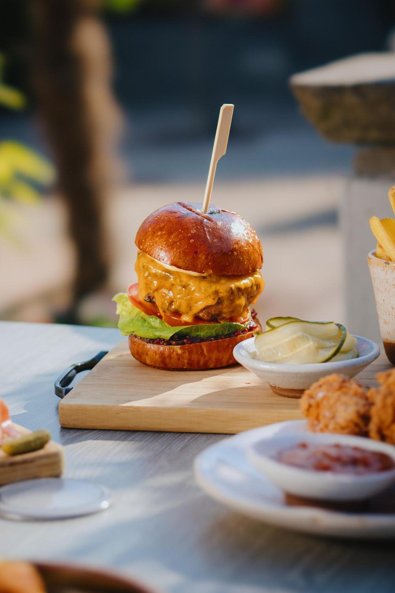 Lanelay Hall Hotel & Spa Хенсол Екстериор снимка A cheeseburger