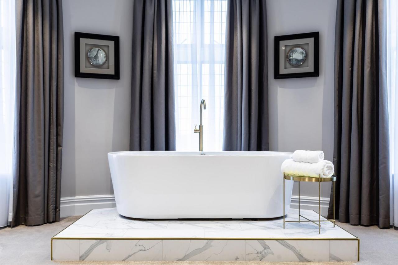Lanelay Hall Hotel & Spa Хенсол Екстериор снимка A freestanding bathtub